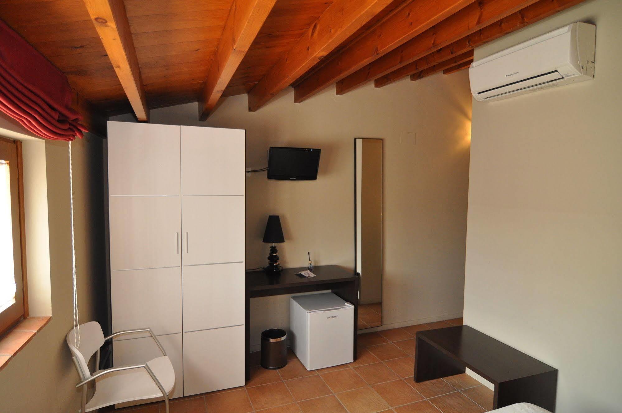 Hostal De Cabrit 圣马特奥 外观 照片
